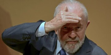 Visando o fim da escala 6×1, Lula busca substituto para Gleisi na articulação política