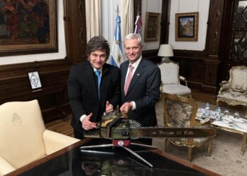 Kast se reunirá com Milei na 1ª viagem como presidente do Chile