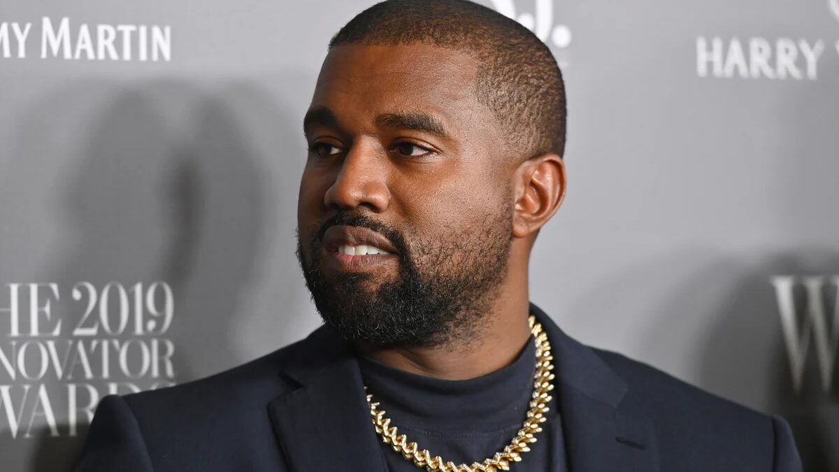 Reino Unido proíbe entrada do rapper Kanye West após falas antissemitas