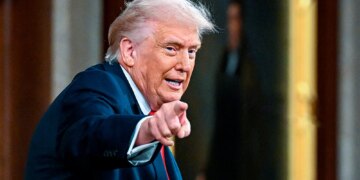 Vingança e lealdade: o que está por trás da onda de demissões no governo Trump