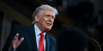 Juiz manda paralisar obras do salão de baile de Trump na Casa Branca