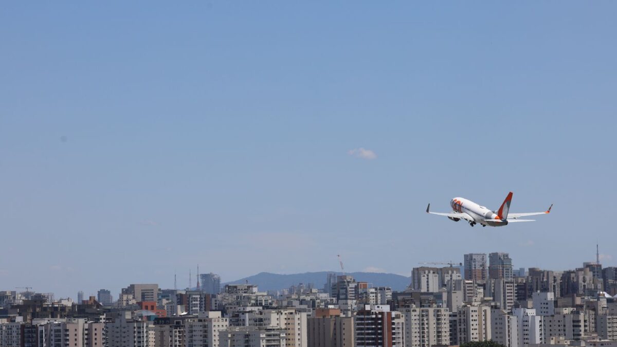 Petrobras anuncia que vai parcelar reajuste do querosene de aviação