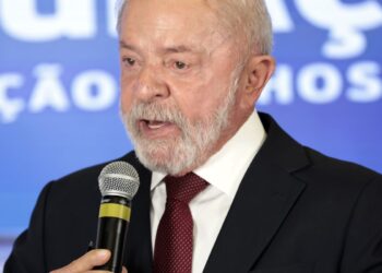 Lula critica ameaças de Trump ao mundo e defende papa Leão XIV