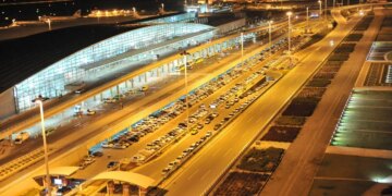 Aeroporto de Teerã retomará voos internacionais no sábado