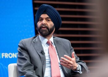 Presidente do Banco Mundial vê crescimento menor e inflação mais alta devido à guerra