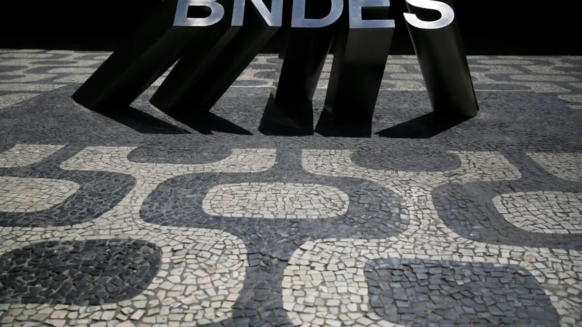 Governo Lula avalia aporte de até R$ 2 bi no FGI para ampliar crédito a empresas