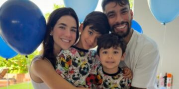 Lucas Paquetá e Duda Fournier celebram aniversário de filho