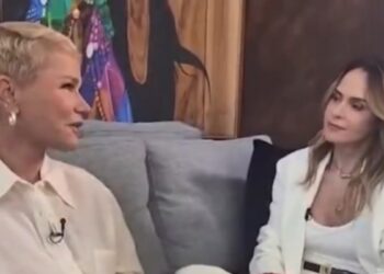 Ana Paula Renault se emociona ao encontrar Xuxa