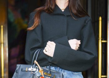 5 produções de Anne Hathaway fora do tapete vermelho para inspirar seu outono