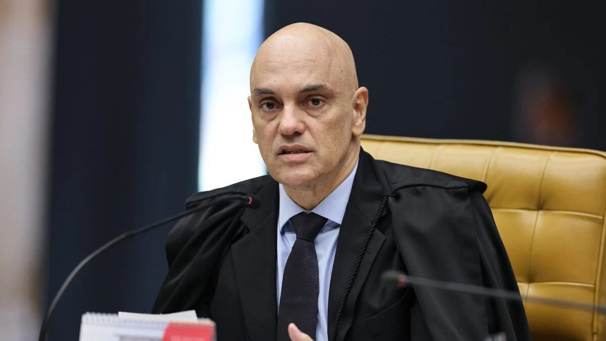 Moraes manda devolver equipamentos de jornalista investigado por suposta perseguição a Dino