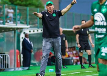 Chapecoense anuncia demissão do técnico Gilmar Dal Pozzo