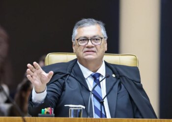 Dino pede vista no julgamento sobre eleição no Rio e Mendonça antecipa voto