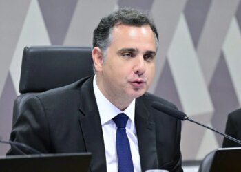 Rodrigo Pacheco oficializa filiação ao PSB, mas evita cravar candidatura