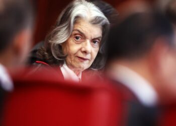 Cármen Lúcia antecipa eleição para sucessão no TSE