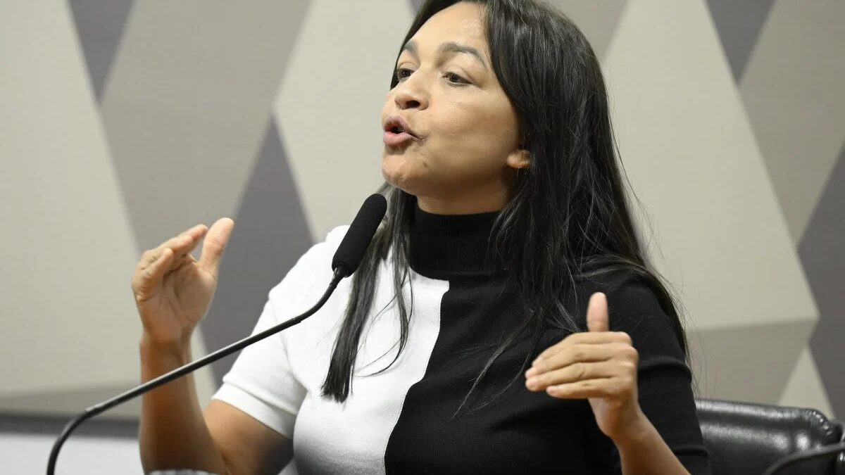 Redução da jornada de enfermeiros para 36 horas semanais avança no Senado