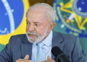 Lula envia ao Congresso projeto de lei pelo fim da escala 6×1
