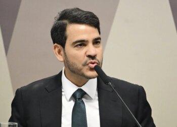 Messias se encontra com Lula após rejeição no Senado