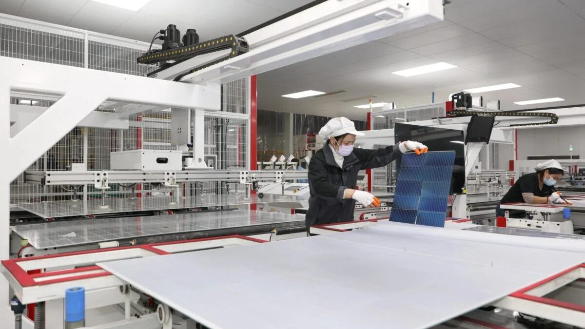 Energia solar dispara globalmente sob liderança da China