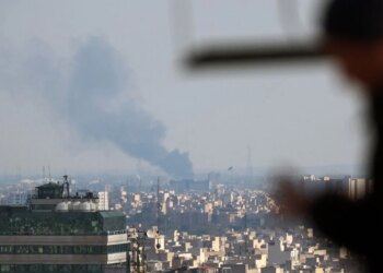 Irã promete ataques ‘devastadores’ contra EUA e Israel após ameaças de Trump