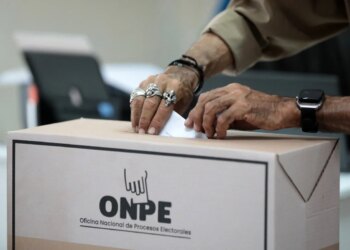 Keiko Fujimori comemora avanço ao segundo turno no Peru; adversário segue indefinido