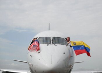 Voos comerciais de Miami a Caracas são retomados após sete anos