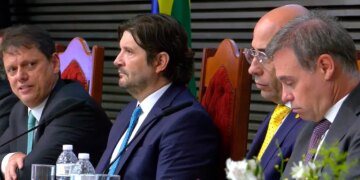 Alesp concede a André Mendonça o Colar de Honra ao Mérito