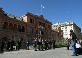 Governo Milei impede entrada de jornalistas na Casa Rosada por suposta ‘espionagem’