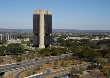Comunicado do Copom acende alerta para risco de pausa à frente, dizem economistas