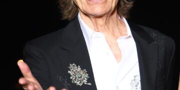 Biografia revela episódio crítico com Mick Jagger envolvendo overdose nos anos 1970
