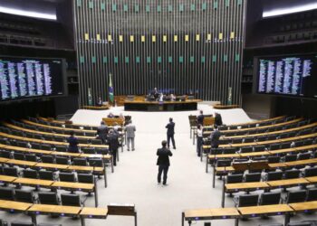 Câmara aprova MP que reforça as regras do seguro-defeso