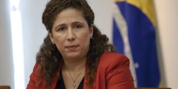 Governo federal vai chamar mais 7 mil servidores em 2026, diz ministra