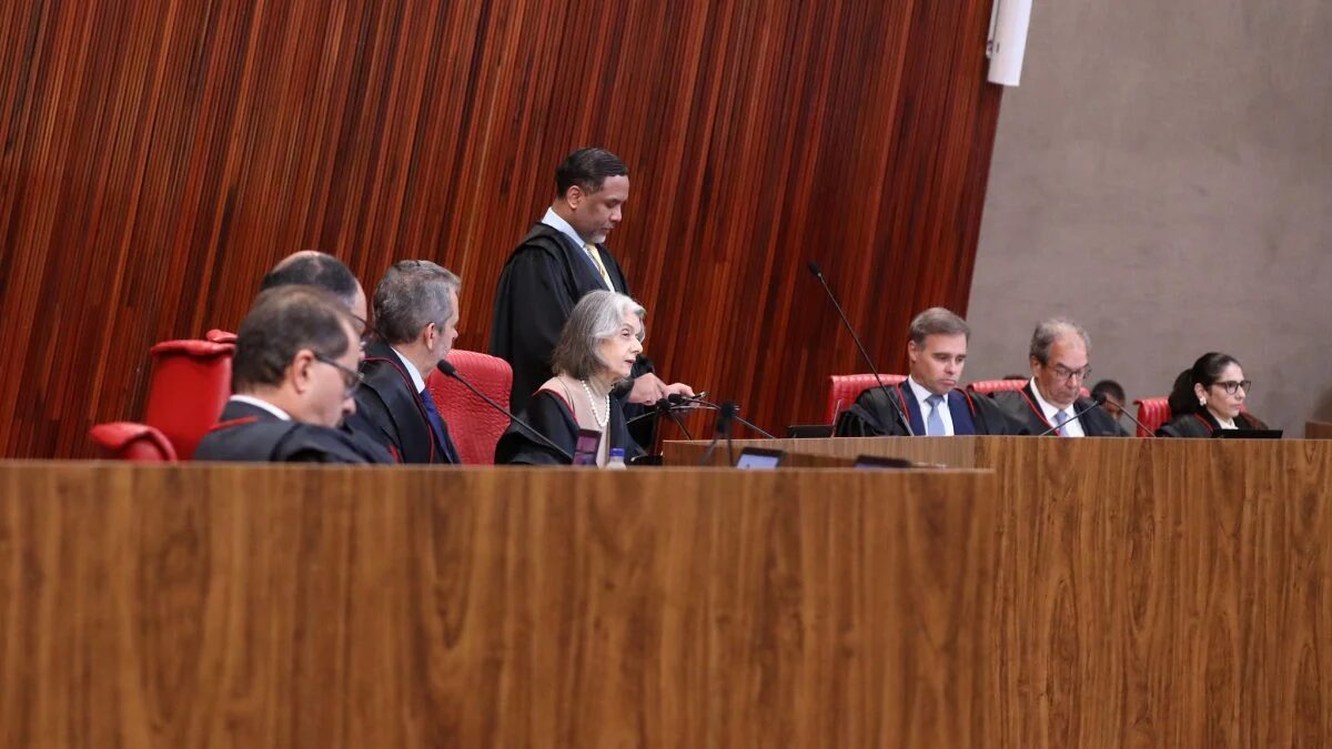 TSE adia a conclusão de julgamento que pode cassar o governador de Roraima