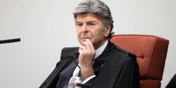 Fux muda de ideia e vota por absolver réus do 8 de Janeiro que havia condenado