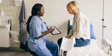 Corrimento vaginal: ginecologista aponta sinais de alerta da secreção