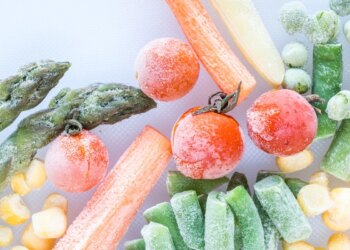 Um jantar saudável é mais simples do que parece, e começa no freezer