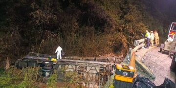 Acidente com ônibus deixa pelo menos 14 mortos no Equador