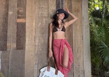 Isis Valverde encanta com álbum de fotos de viagem à Bahia: "Dias de sol, mar e família"