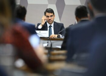 Após derrota no Senado, Messias avalia deixar a AGU