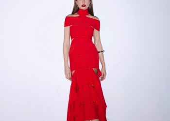 Juliette Freire aposta em dress de Alexander McQueen para temporada inédita do “Saia Justa”