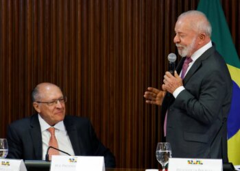 Lula envia ao Congresso projeto que acaba com a escala 6×1