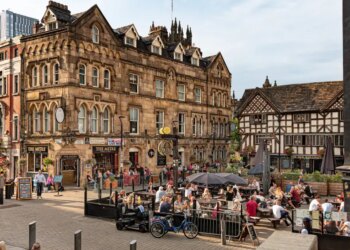 Manchester tem futebol, bibliotecas de cair o queixo e muito rock n’ roll