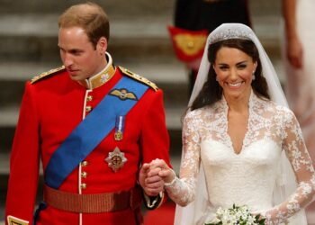 O segredo e a arte por trás do icônico vestido de noiva de Kate Middleton