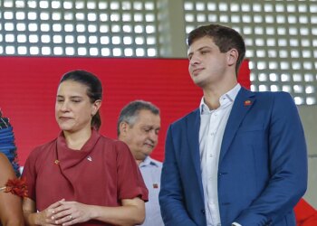 Pesquisa reforça o favoritismo de João Campos na disputa com Raquel Lyra em Pernambuco