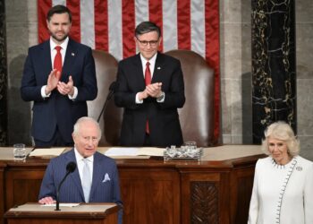 Rei Charles discursa no Congresso dos EUA e comenta ataque recente em Washington