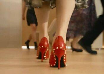 Sapatos de Miranda Priestly em O Diabo Veste Prada 2 geram polêmica e figurinista se defende