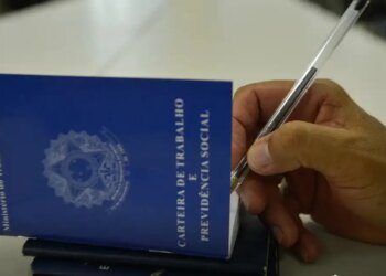 Brasil abre 255.321 vagas formais de emprego em fevereiro, abaixo do esperado