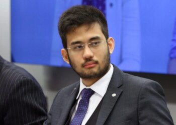 Os 16 deputados que votaram contra PEC que garante recursos mínimos para assistência social