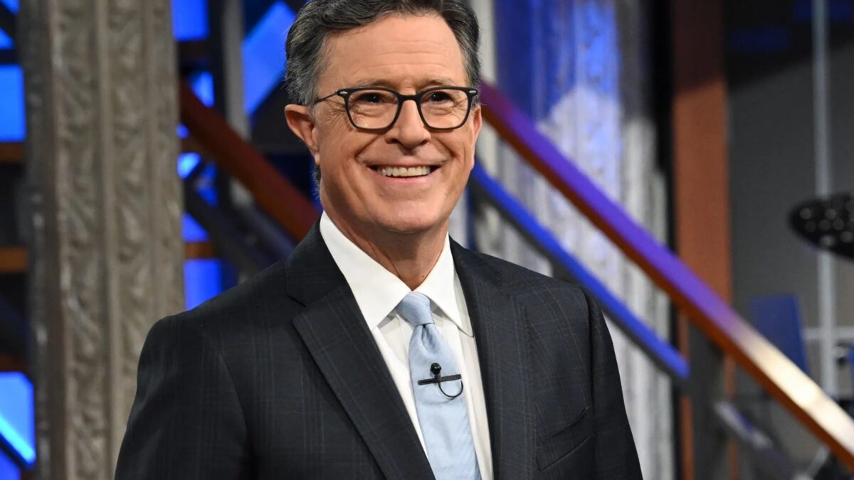 Stephen Colbert ironiza especulações e comenta futuro após fim do Late Show