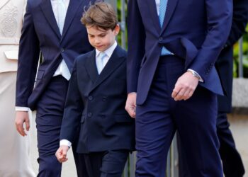 Tal pai, tal filho? Príncipe William brinca com altura após George impressionar o público em Windsor