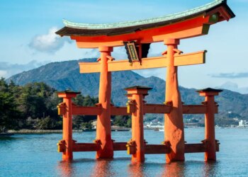 Torii: entenda o que significam os tradicionais portões japoneses